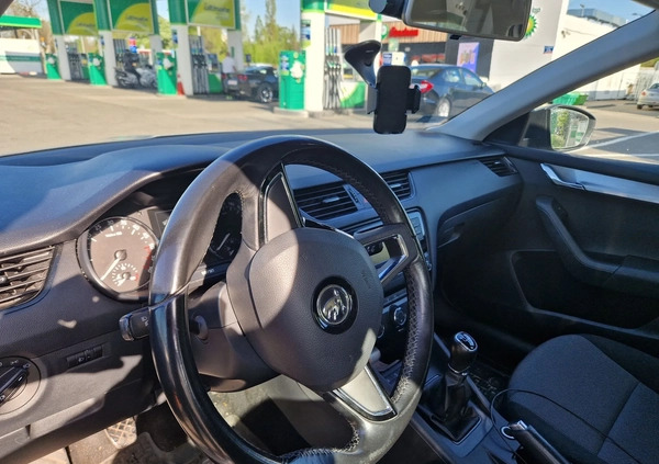 Skoda Octavia cena 42424 przebieg: 162000, rok produkcji 2017 z Warszawa małe 211